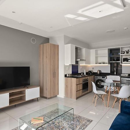 The Median Rosebank Luxury Apartment - Building With Generator Johannesburg Exteriér fotografie