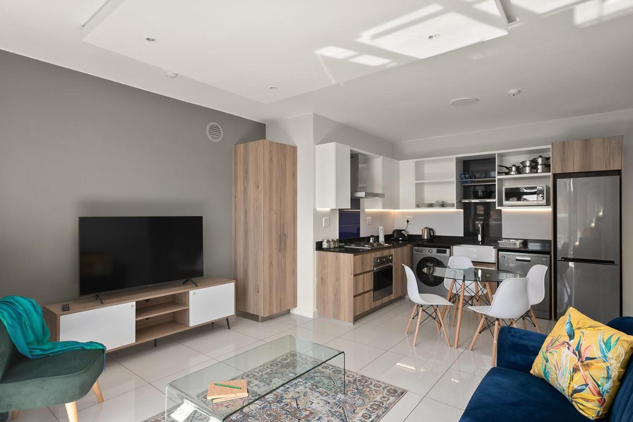 The Median Rosebank Luxury Apartment - Building With Generator Johannesburg Exteriér fotografie