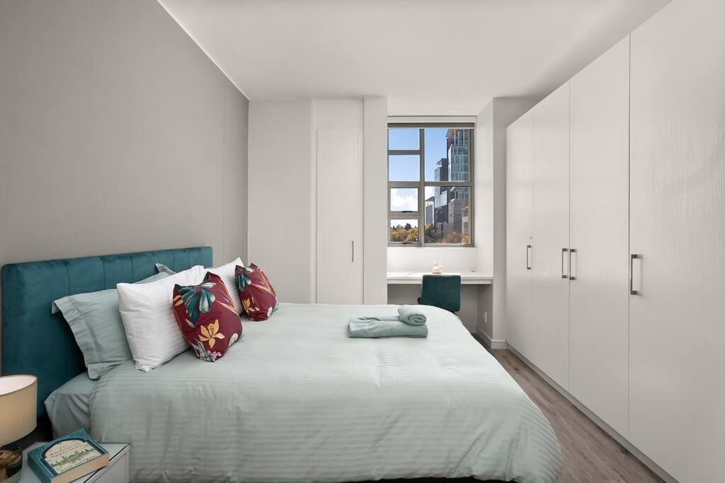 The Median Rosebank Luxury Apartment - Building With Generator Johannesburg Exteriér fotografie