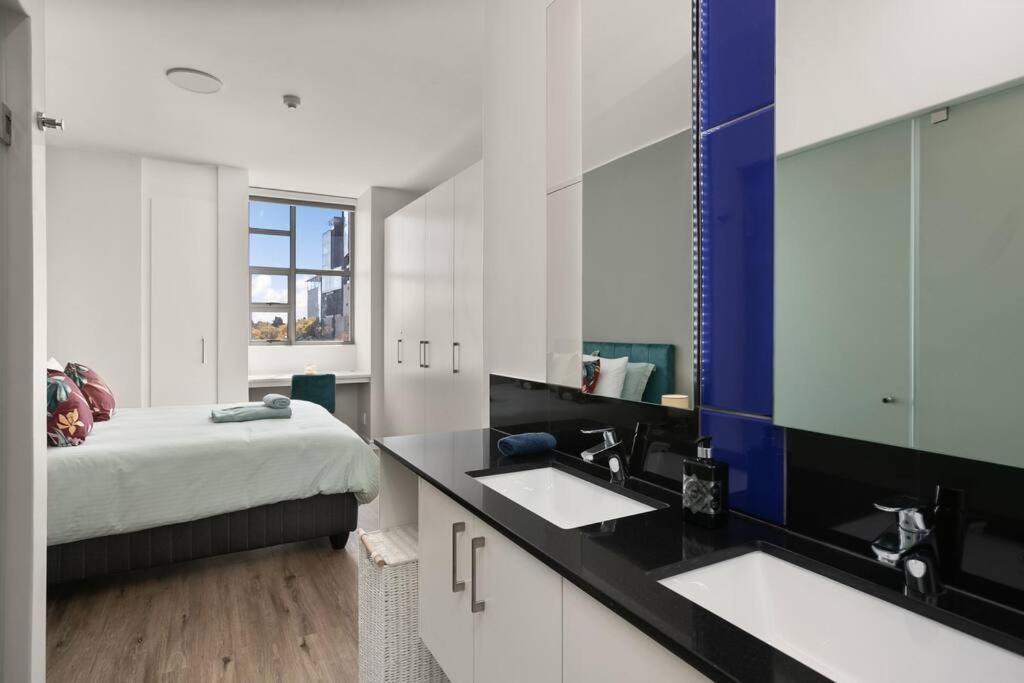 The Median Rosebank Luxury Apartment - Building With Generator Johannesburg Exteriér fotografie