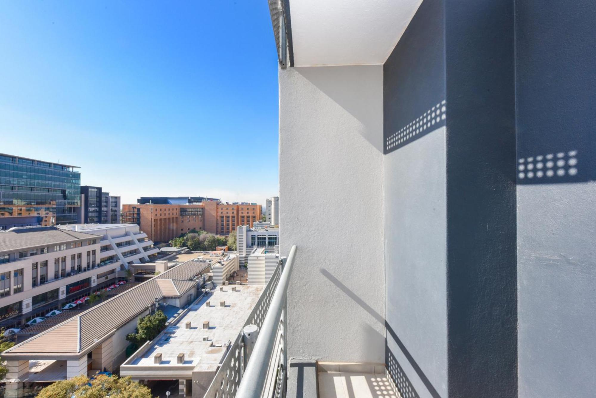 The Median Rosebank Luxury Apartment - Building With Generator Johannesburg Exteriér fotografie