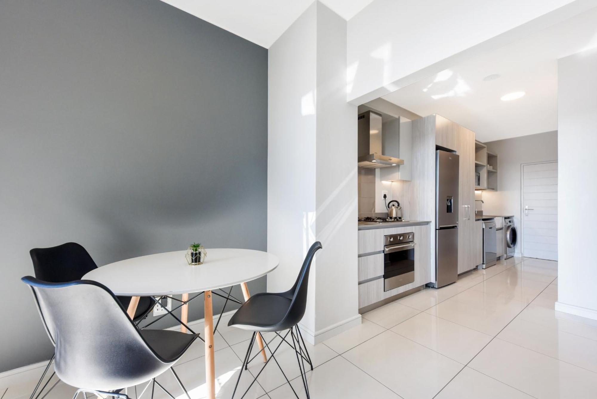 The Median Rosebank Luxury Apartment - Building With Generator Johannesburg Exteriér fotografie