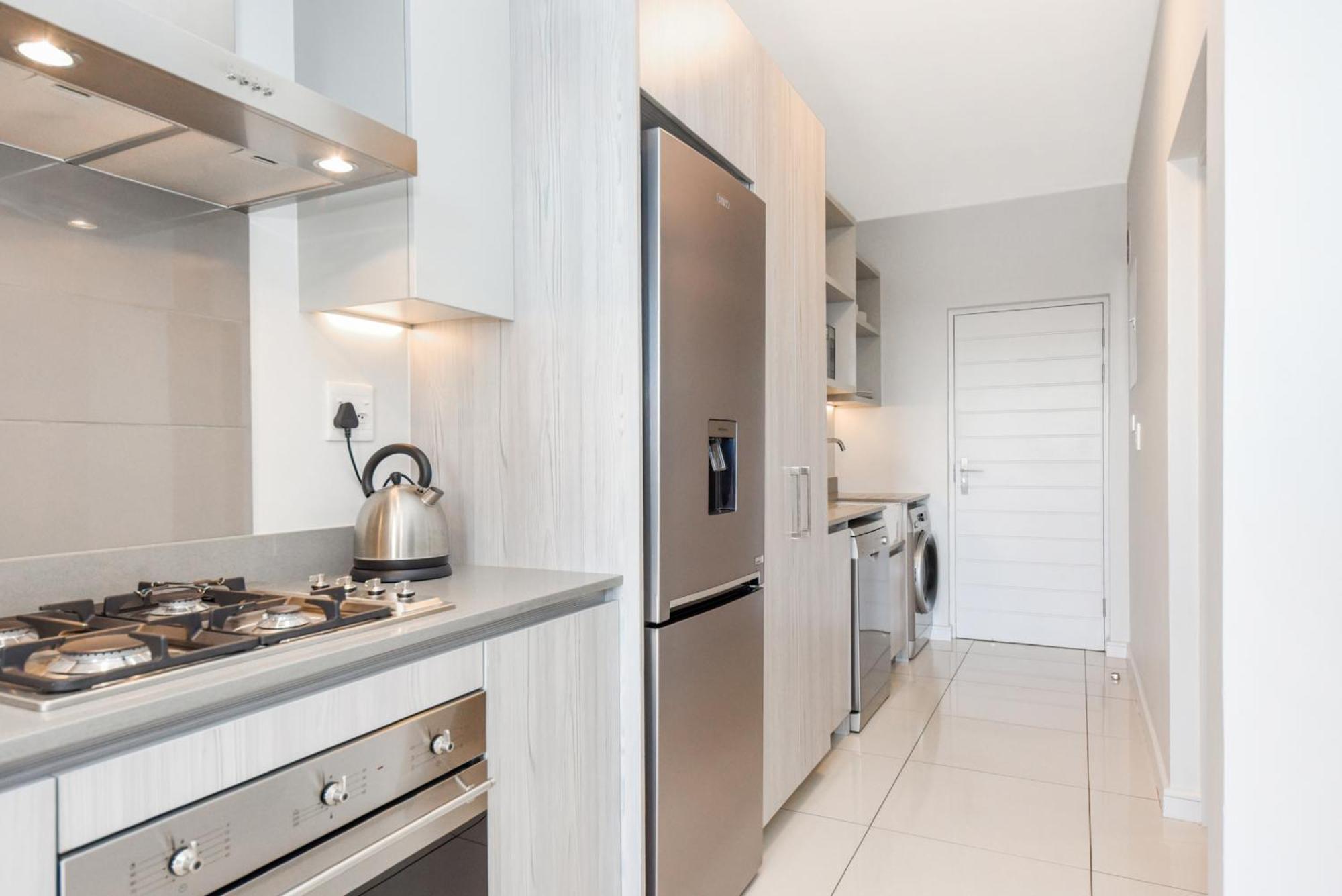 The Median Rosebank Luxury Apartment - Building With Generator Johannesburg Exteriér fotografie